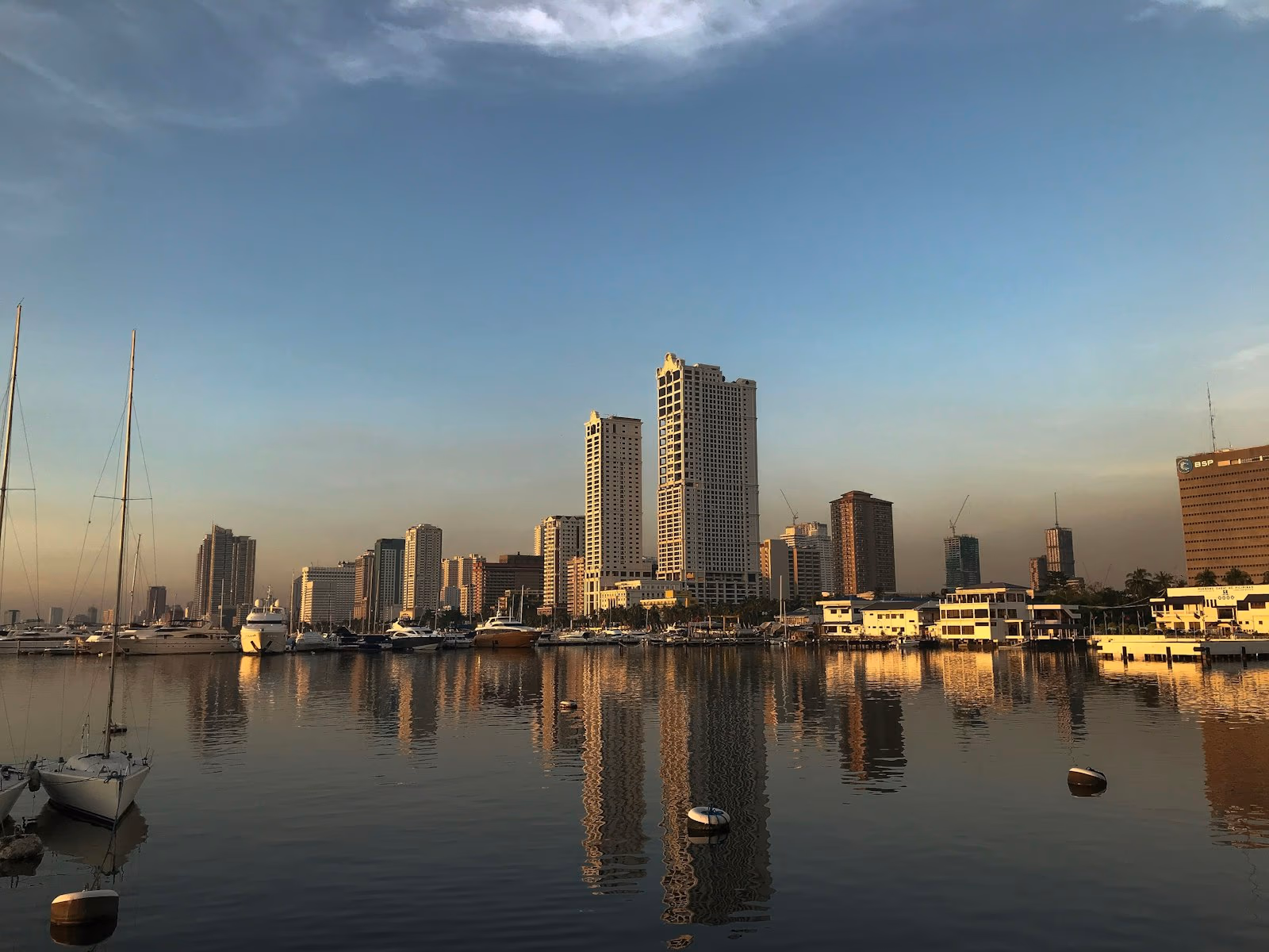 마닐라 허브 주변 도시 전경